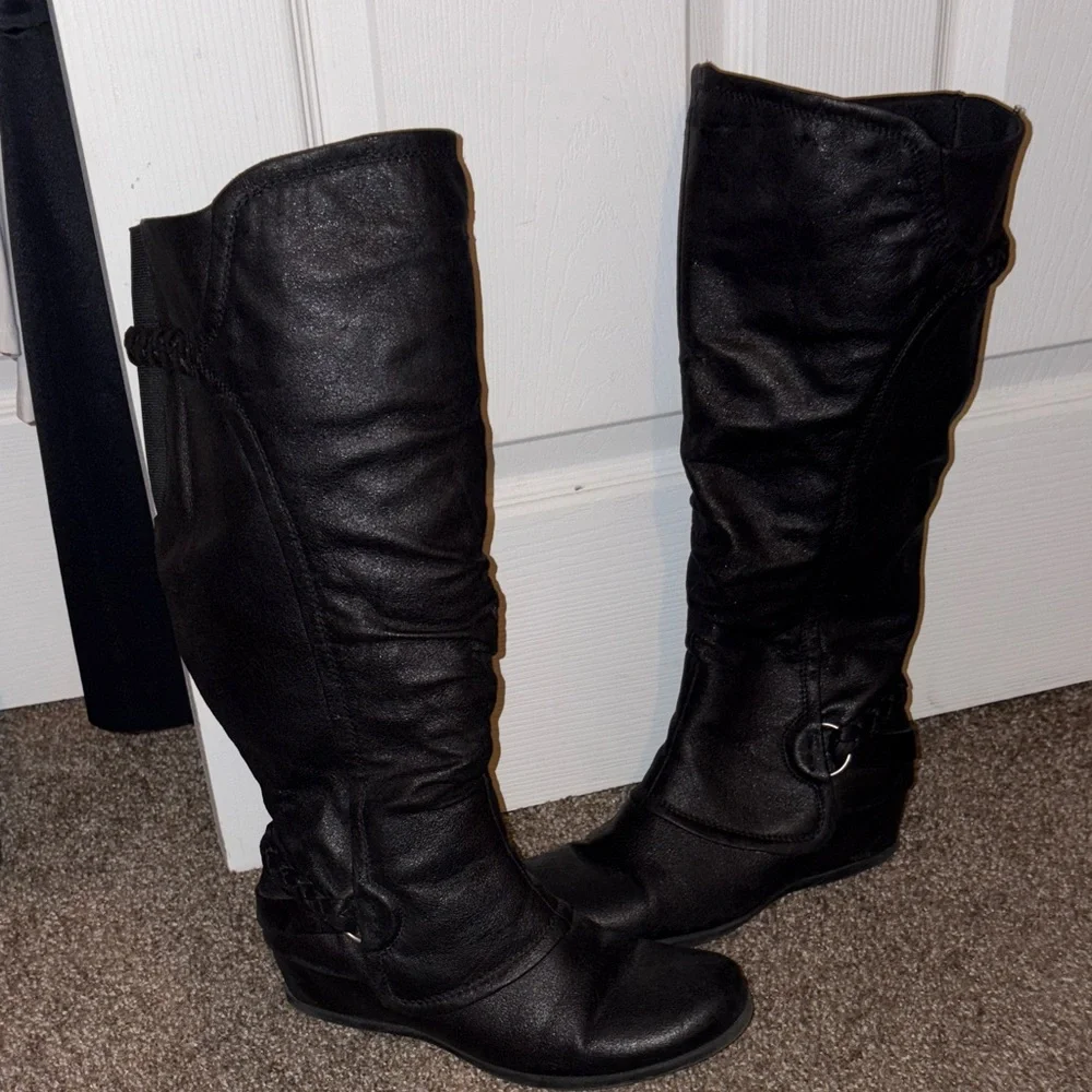 Black Knee-High Women's Boots - Picture 1 of 4